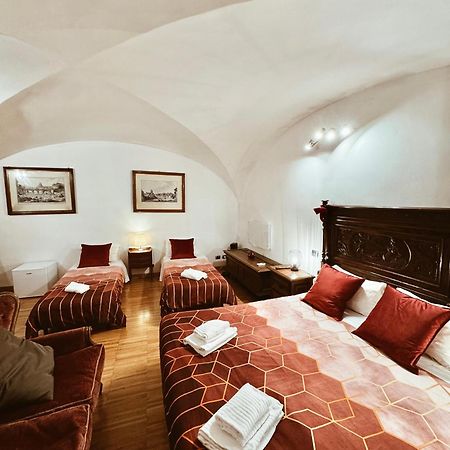 Residenza Tritone Luxury Guest House Trevi Fountain Róma Kültér fotó