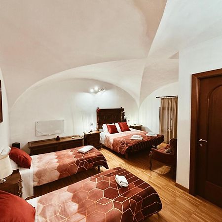 Residenza Tritone Luxury Guest House Trevi Fountain Róma Kültér fotó