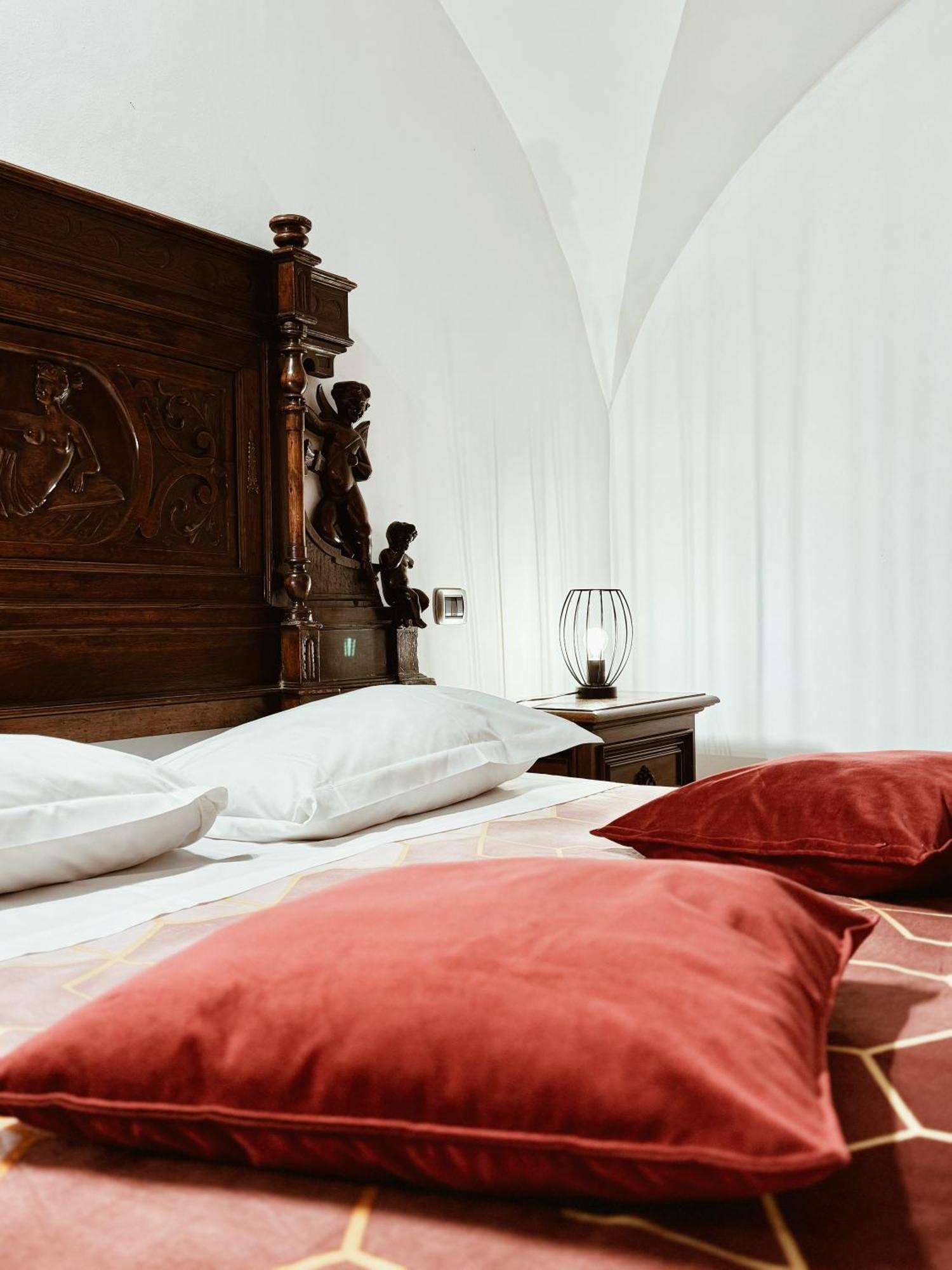 Residenza Tritone Luxury Guest House Trevi Fountain Róma Kültér fotó