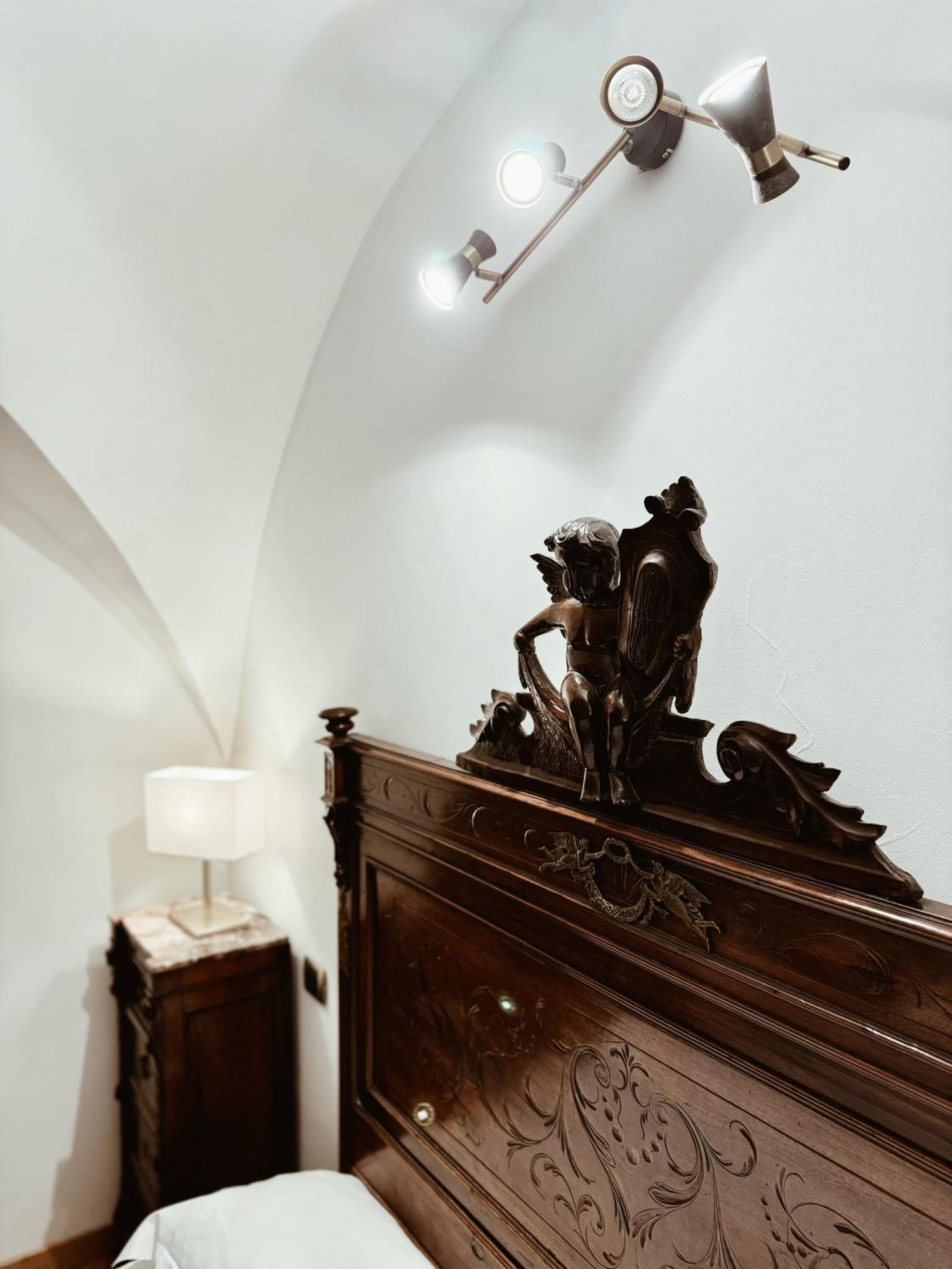 Residenza Tritone Luxury Guest House Trevi Fountain Róma Kültér fotó