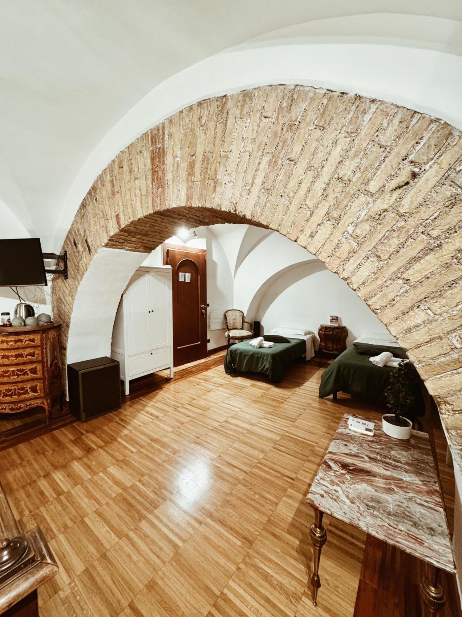 Residenza Tritone Luxury Guest House Trevi Fountain Róma Kültér fotó