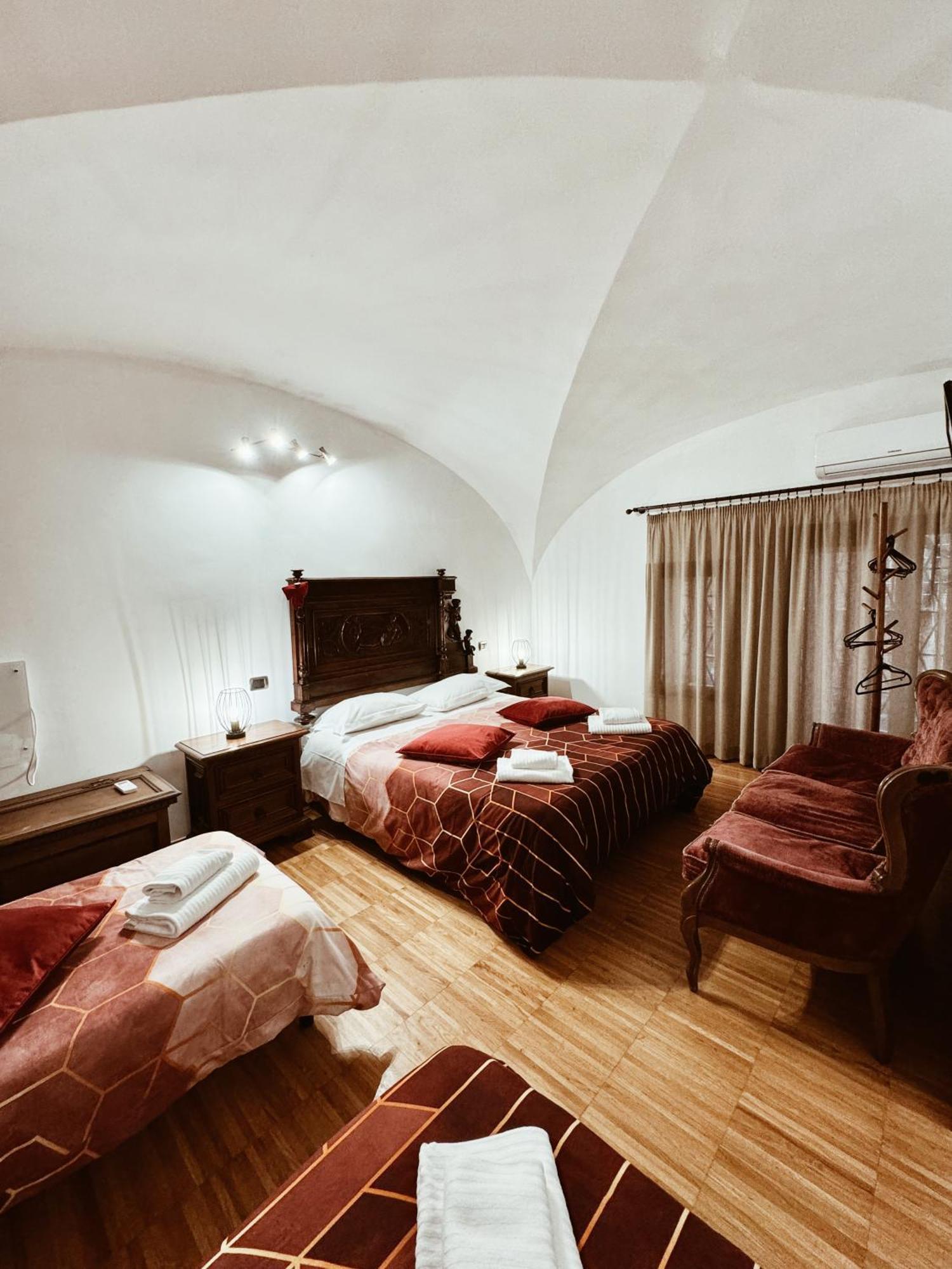 Residenza Tritone Luxury Guest House Trevi Fountain Róma Kültér fotó