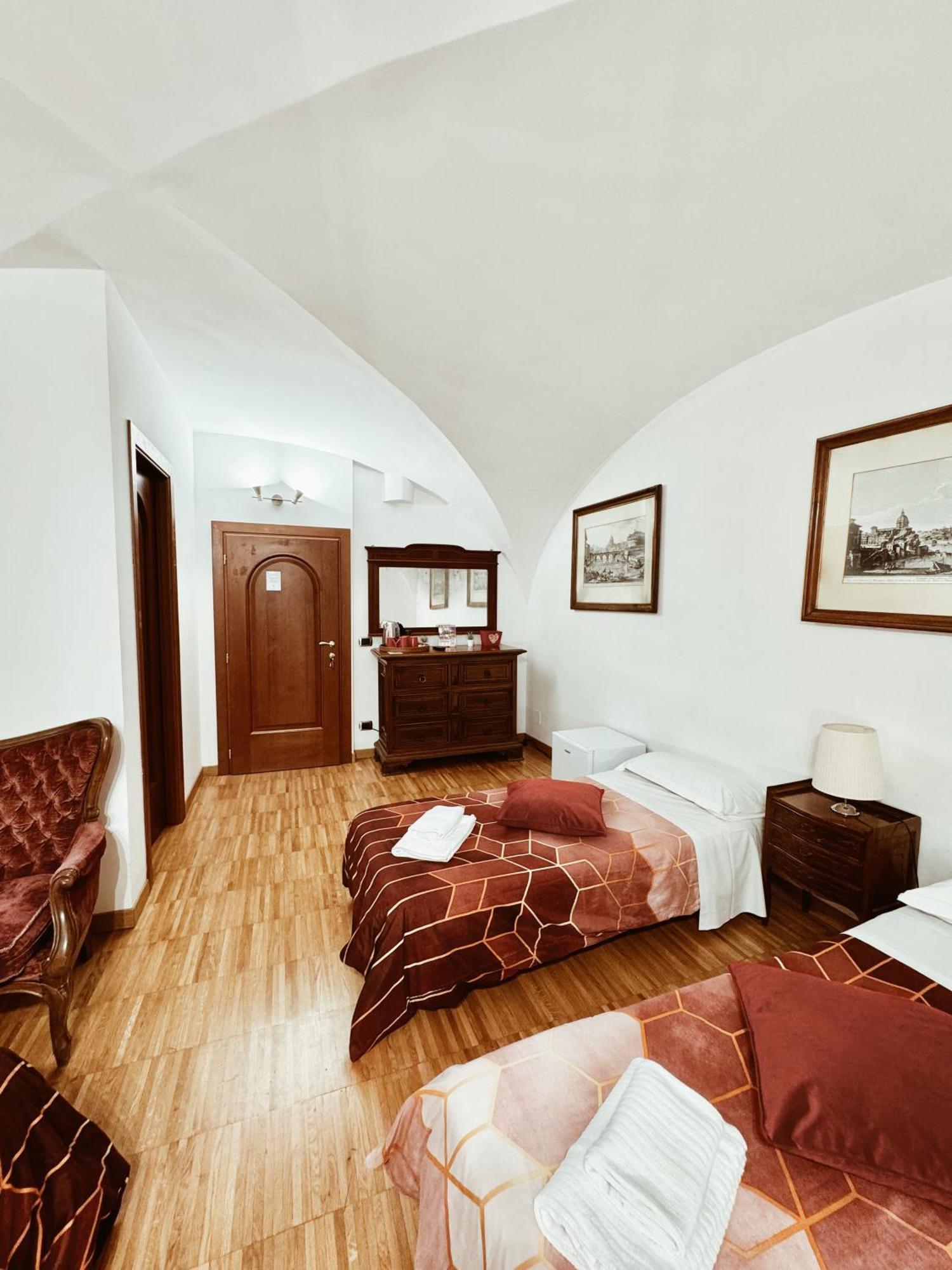 Residenza Tritone Luxury Guest House Trevi Fountain Róma Kültér fotó