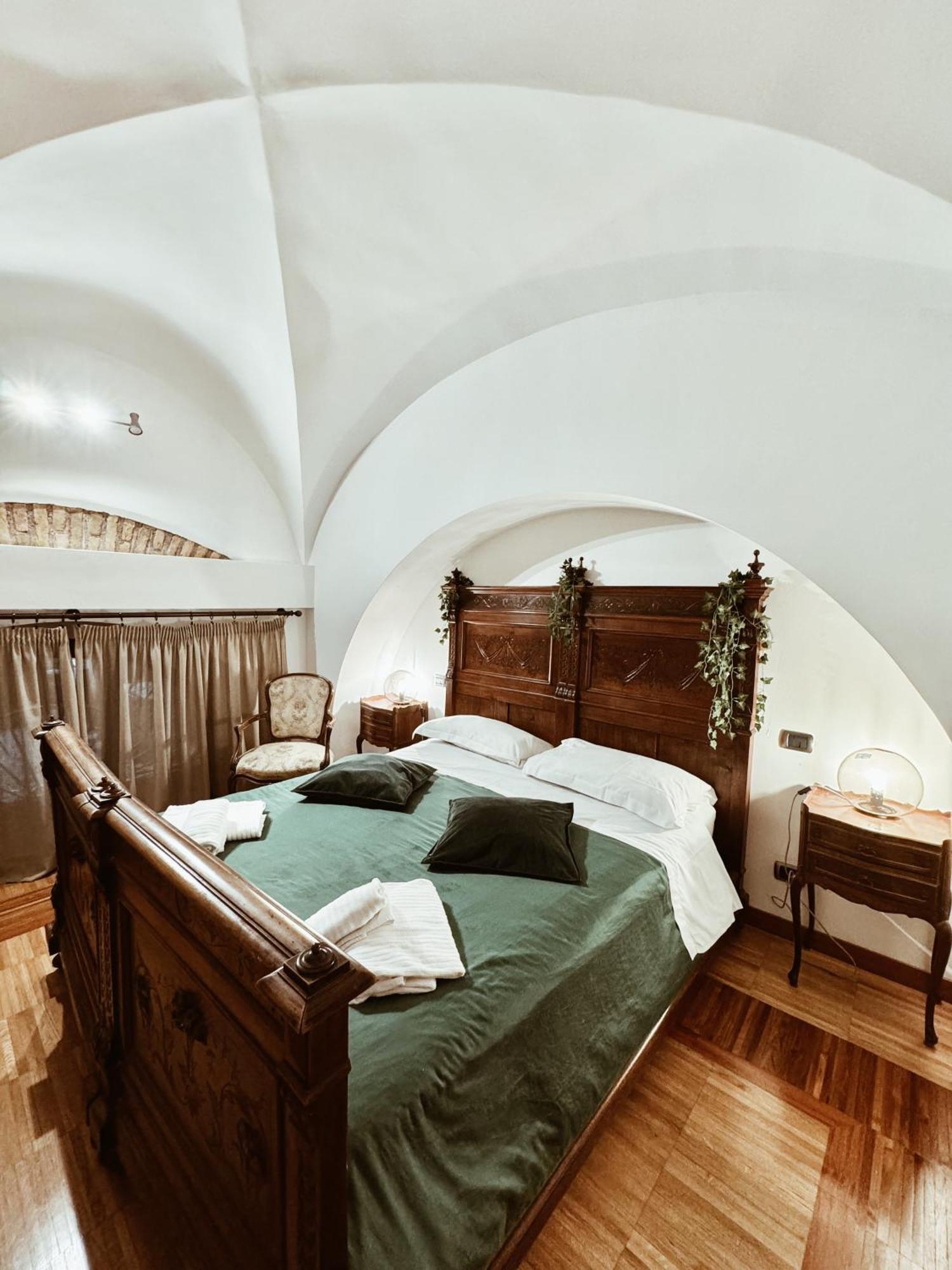 Residenza Tritone Luxury Guest House Trevi Fountain Róma Kültér fotó