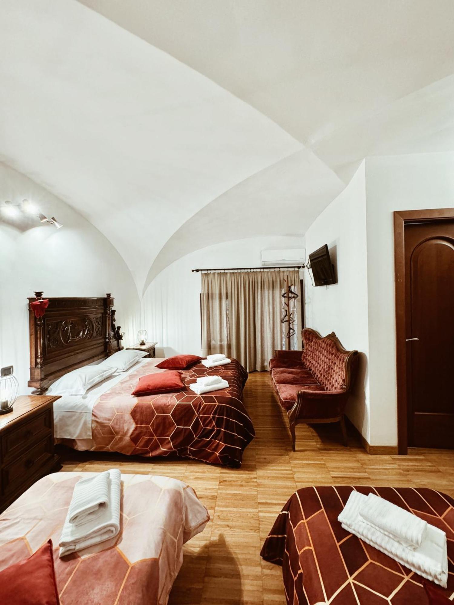Residenza Tritone Luxury Guest House Trevi Fountain Róma Kültér fotó